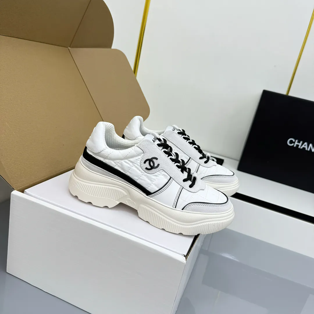 👟👟Ex-factory price 620👟👟 Chanel bread shoes ~ original calfskin panda shoes Chanel 25C latest hot style panda black and white sports shoes casual sneakers Xiaoxiang hot item classic black and white panda color coco girls must pay Fabric: original custom mixed sheepskin lining: original imported breathable mesh lining outsole: Original molded rubber + TPU combination Size: Women's 35-41